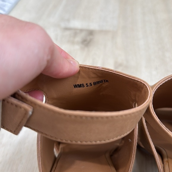 DV leather stack brown buckle heels - Picture 4 of 7